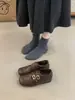 Primer Encuentro con los Nuevos Mocasines Slip-On de la Temporada con Hebilla Retro Tallada Estilo Británico de 4 cm de Altura para Personas Menudas