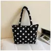 Bolso de Lona de Lunares de Moda de Este Año para Mujer, Nuevo Modelo 2026 para el Trabajo y los Viajes Diarios, Bolso Tote Grande de Hombro y Bolso Cruzado