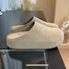 Mules Birkenstock estilo interno elevador de altura com solas grossas, novo modelo outono/inverno 2025, mules Birkenstock slip-on batata pequena para mulheres, chinelos de bico fechado