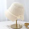 Nuevo gorro de punto de estilo otoñal con correa trasera para mujer, sombrero de pescador casual versátil, transpirable, protector solar, sombrero tipo cubo moderno