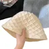 Sombrero tipo cubo de punto con patrón de rombos estilo japonés para mujer, adecuado para otoño e invierno, te mantiene abrigada, hace que tu cara se vea más pequeña y es perfecto para personas con cabezas más grandes.