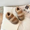 Zapatos Nuevos de Invierno 2026 para Niños Estilo Coreano de Lana de Cordero Zapatos de Algodón para Niñas con Forro Adicional para Calor, Zapatos Peludos de Punta Cerrada Anti-Pateaduras