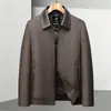Jaqueta Masculina 2026 Inverno Gola Patchwork Estilo Workwear Espessada Isolante Térmico Quente Casual Casaco de Penas para Homens Jovens e de Meia-Idade
