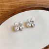 Colgante de Flor Suave Francés Pendientes de Perla con Tachuela Sentido de Diseño de Nicho Pendientes Exquisitos Lujo Ligero Accesorios de Pendientes de Gama Alta