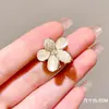 Grampo de Cabelo com Pérolas para Mulheres, Pequeno e Elegante Presilha de Tubarão Estilo Princesa, Acessório de Cabelo para Meio Preso na Parte de Trás da Cabeça, Grampo de Cabelo Exquisito e de Alta Qualidade
