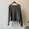 Suéter de un hombro estilo coreano Beishan Tongshu para mujer, top de punto de manga larga murciélago para otoño, hombros descubiertos P2081