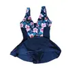 Traje de baño retro de una pieza azul marino con estampado floral rosa grande, cuello en V, tirantes anchos, fruncido en la cintura, favorecedor de la figura, dobladillo amplio y bikini de corte cuadrado para mujer