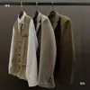 Sala de Modelos de Ropa Suave para Hombres Vestuario Estilo Italiano Sencillo Chaqueta de Traje para Hombres Exhibición de Accesorios Armario Decoración