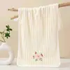 Juego de Toalla y Toalla de Baño Bordada con Flor de Peonía de Terciopelo Coral, Espesado, Absorbente, Suave y Colgable