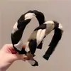 Novo arco de cabelo trançado de aba larga estilo Hepburn feminino, carimbo de cabelo de alta qualidade para lavar o rosto e prensar o cabelo, faixa de cabeça simples e combinada