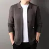 Itens populares estão em estoque e podem ser enviados individualmente! Cardigan de tricô popular masculino para o Outono/Inverno de 2026