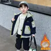 Ropa de Otoño e Invierno para Niños Chaqueta con Felpa 2026 Nuevo Estilo Guapo Moderno Ropa de Invierno para Bebés Top Espeso para Niños Moderno