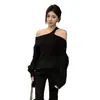 Suprimento Transfronteiriço 2025 Novo Estilo Gola Halter Ombro Assimétrico Design Suéter Solto com Sensação Preguiçosa Roupa Externa Malha com Listras nas Axilas