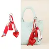 Pingente de Bolsa Cachecol em Forma de Coração Transfronteiriço, Acessório de Bolsa Fashion com Franja de Couro de Alta Qualidade Estilo Ins