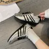 Zapatillas Deportivas Alemanas Plateadas para Mujer 2026 Principios de Otoño Nuevo Estilo Súper Calientes Suela Suave Zapatos Deportivos Casuales Planos para Mujer Zapatos Forrest Gump