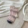 Calcetines de lana de color rosa dulce con bloques de color para otoño e invierno, hasta la pantorrilla, con lazo a rayas, calcetines slouch estilo Fair Isle, venta al por mayor, Calcetines Zhuji