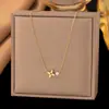 Accesorio de Collar Fragmentado de Perla y Acero de Titanio Estilo Chanel, Joyería de Lujo Ligero de Dongguan para Mujer, Cadena para Clavícula con Diseño de Nicho de Alta Gama