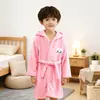 Bata de baño de otoño e invierno para niños, bata de baño engrosada de forro polar de coral con capucha, cálida y con cintas, se puede usar como toalla de baño, entrega directa del fabricante de batas de baño