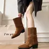 Moda coreana diseño de nicho retro botas de tobillo que aumentan la altura 2026 nuevas botas western de punta media caña botas para mujer que aumentan la altura