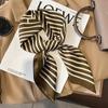 Amazon Verano Nuevo Sentido de Alta Gama Pequeña Bufanda Decorativa Cuadrada para Mujer Bufanda de Seda Chal Banda para el Cabello Pañuelo para la Cabeza
