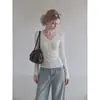 Blusa de tricô ummoimoi branca com decote V, ombro normal, manga longa para mulheres, coleção de outono 2026, adequada para o trabalho, corte justo e pode ser usada como camada base
