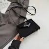 Bolsa Pequeña Retro de Mano para Mujer Temporada de Otoño 2025 Nueva Bolso Cruzado de Moda Bolso Cuadrado Pequeño de Alto Valor