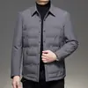 Jaqueta de Penas Leve Masculina Nova para o Inverno Casual de Negócios Gola Quente Jaqueta de Penas para Homem de Meia-Idade Casaco