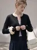 Suéter de tricô cropped, gola redonda, manga longa, estilo simples para mulheres, nova coleção 2026