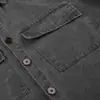 Camisa Jeans de Manga Longa com Bolso para Trabalho Masculina Outono Solta Estilo Streetwear Americano Cor Sólida Versátil Camisa Jaqueta com Lapela