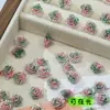 Sin agujero flash fino pegamento suave flor luz cambiante flor de rosa tallado a una cara material para arte de uñas con cuentas hecho a mano para funda de teléfono