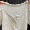 Top Ajustado Estilo Chica Picante con Cuello en U y Hombros Descubiertos para Mujer, Nuevo Camiseta de Botones Retro Americana Verano 2026, Mangas Cortas Ribeteadas Adelgazantes