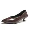 Zapatos de Tacón Alto con Puntera Puntiaguda y Pedrería Estilo Francés para Mujer, Modelo Nuevo Primavera 2026 Principios de Primavera, Tacón Fino, Talla Grande, Zapatos Negros de Vestir Versátiles para Mujer