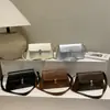 Bolso de Hombro Cruzado Simple y Elegante con Cierre de Candado, Alto Valor Estético, Bolso Cuadrado Pequeño Versátil, Nuevo de Primavera 2026