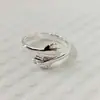 Anel de Mãos Abraçando Simples Brilhante Aberto Ajustável Fabricante Atacado