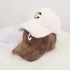 Chapéu de Pelúcia Feminino Outono e Inverno Chapéu Preto Realça o Rosto Veludo Pequeno Espessado Quente Letra C Copa Rígida Chapéu de Beisebol