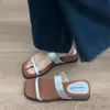 Chinelos Pretos de Alta Qualidade Antiderrapantes com Salto Anabela e Solado Grosso para Mulheres, Adequados para Uso Externo, Novo Estilo Verão 2026, Aumentadores de Altura, para Combinar com Vestidos