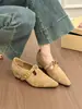 Titing Calçados Femininos de Camurça Bico Fino com Fivela de Metal Estilo Camélia Damasco Retrô Calçados de Salto Forrados com Lã Estilo Coreano de Inverno