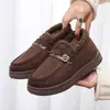 Sapatos de inverno quentes para mãe, novos, com pelúcia extra, mais grossos, estilo mocassim, sola macia, antiderrapante, fácil de calçar, moda versátil, sapatos de algodão para mulheres