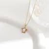 Cadena para clavícula de tortuga marina de nácar blanco estilo Ins, accesorio exquisito y versátil, collar de acero de titanio con colgante de tortuga para mujer