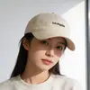 Nova Boné de Baseball com Letras Estilo Coreano para Mulheres, Verão Estudante Versátil Tendência Marca Japonesa Top Macio Boné de Proteção Solar