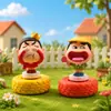 Adorno pequeño giratorio, adorno de emoji divertido de Shin-chan, adorno de resina para aliviar el estrés del escritorio, adorno de juguete de moda cultural y creativo, figura