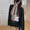 Cardigã de tricô macio e confortável estilo coreano em pelo de guaxinim cinza, uma jaqueta suéter solta e relaxada para mulheres, perfeita para outono e inverno