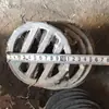 Bocana de agua de lluvia tipo 87 de hierro fundido, bajante tipo sifón, con sumidero de piso pasante y una abertura circular en forma de campana para la recolección de agua de lluvia del tejado