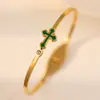 Pulseira de Aço Titânio Trevo de Quatro Folhas para Mulheres, Aço Inoxidável, Cor Dourada, Algarismos Romanos, Luxo Leve Europeu e Americano, Não Desbota, Atacado Fabricante Original
