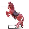 Esculturas de Animales Personalizadas de Fibra de Vidrio - Decoraciones de Caballo Galopante de Alto Nivel en Rojo y Dorado para Escaparates de Tiendas de Año Nuevo Corporativas/Centros Comerciales
