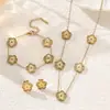 Juego de Collar, Pulsera y Aretes de Flor de Cinco Hojas de la Suerte en Acero de Titanio de 13 mm, Sin Desvanecimiento, para Mujer, Joyería Floral Popular Transfronteriza