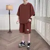 Traje casual para hombre, estilo Hong Kong moderno de verano, camiseta holgada de manga corta, pantalones cortos de pierna ancha con cordón, camiseta versátil de moda y pantalones de longitud media