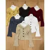 Roupas Outono 2026: Suéter de tricô macio e elegante, estiloso e sofisticado, com detalhes em renda extremamente bonitos e únicos