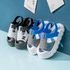 Nuevas zapatillas de verano para niños y niñas, sandalias antideslizantes de suela suave con dibujos animados para el baño en casa.