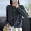 Cardigan de Tricô Macio com Pelo de Guaxinim Bordado para Mulheres 2026 Outono/Inverno Novo Caimento Solto Redutor de Idade